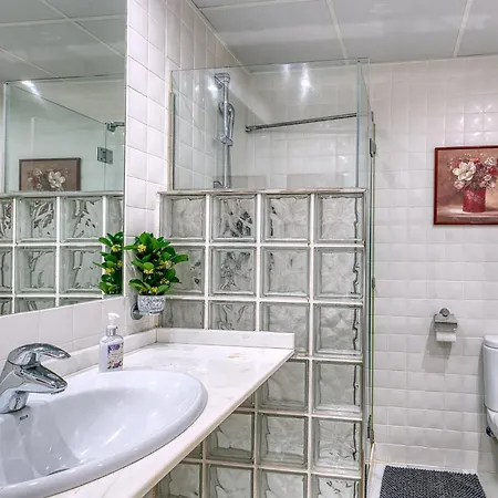 2045 Golden Steps From The Sea