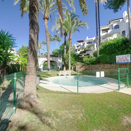 2045 Golden Steps From The Sea